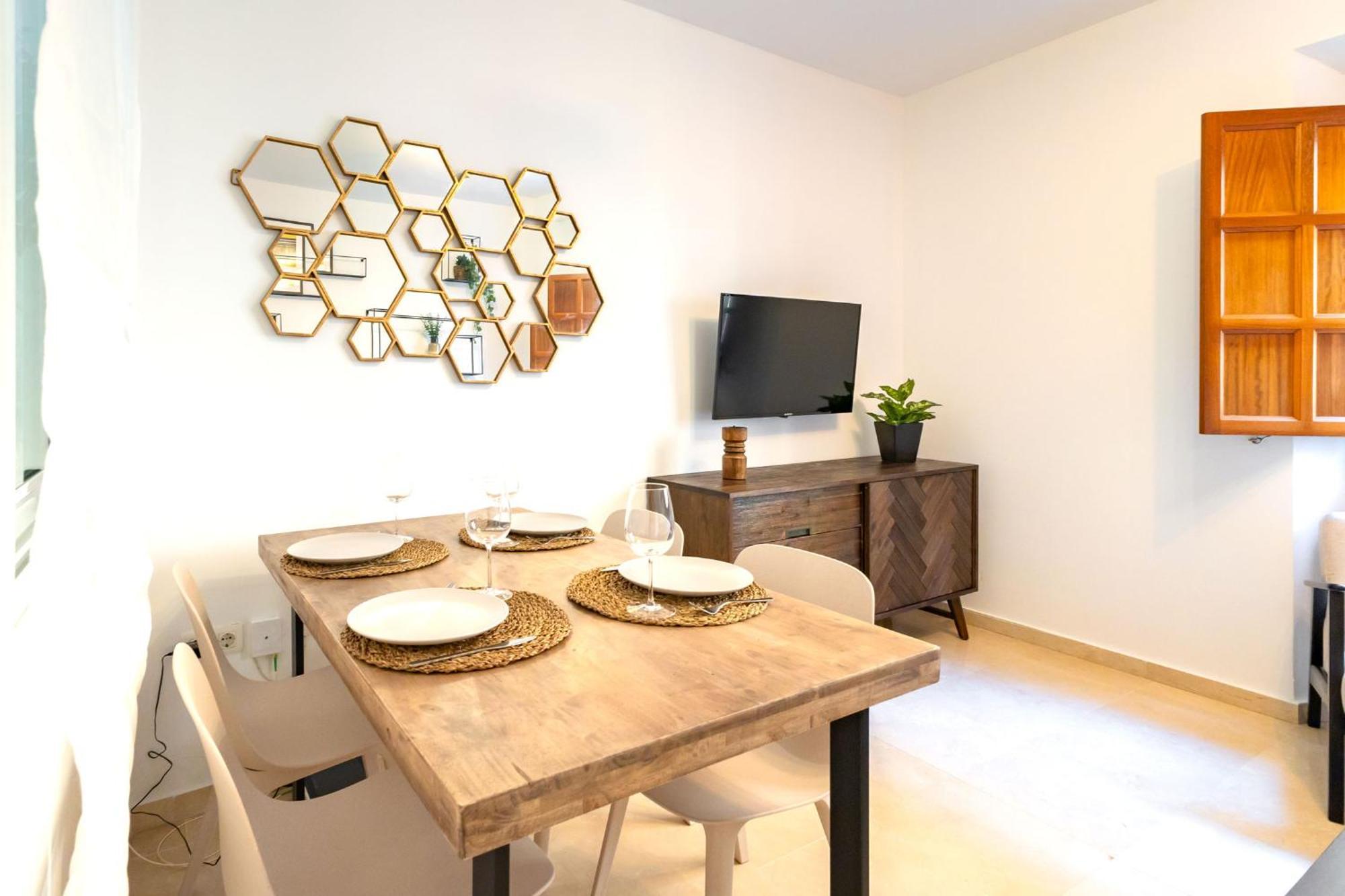 Charming 2 Bedroom Apartment At San Marcos Plaza By Ocityzen Sevilla Bagian luar foto