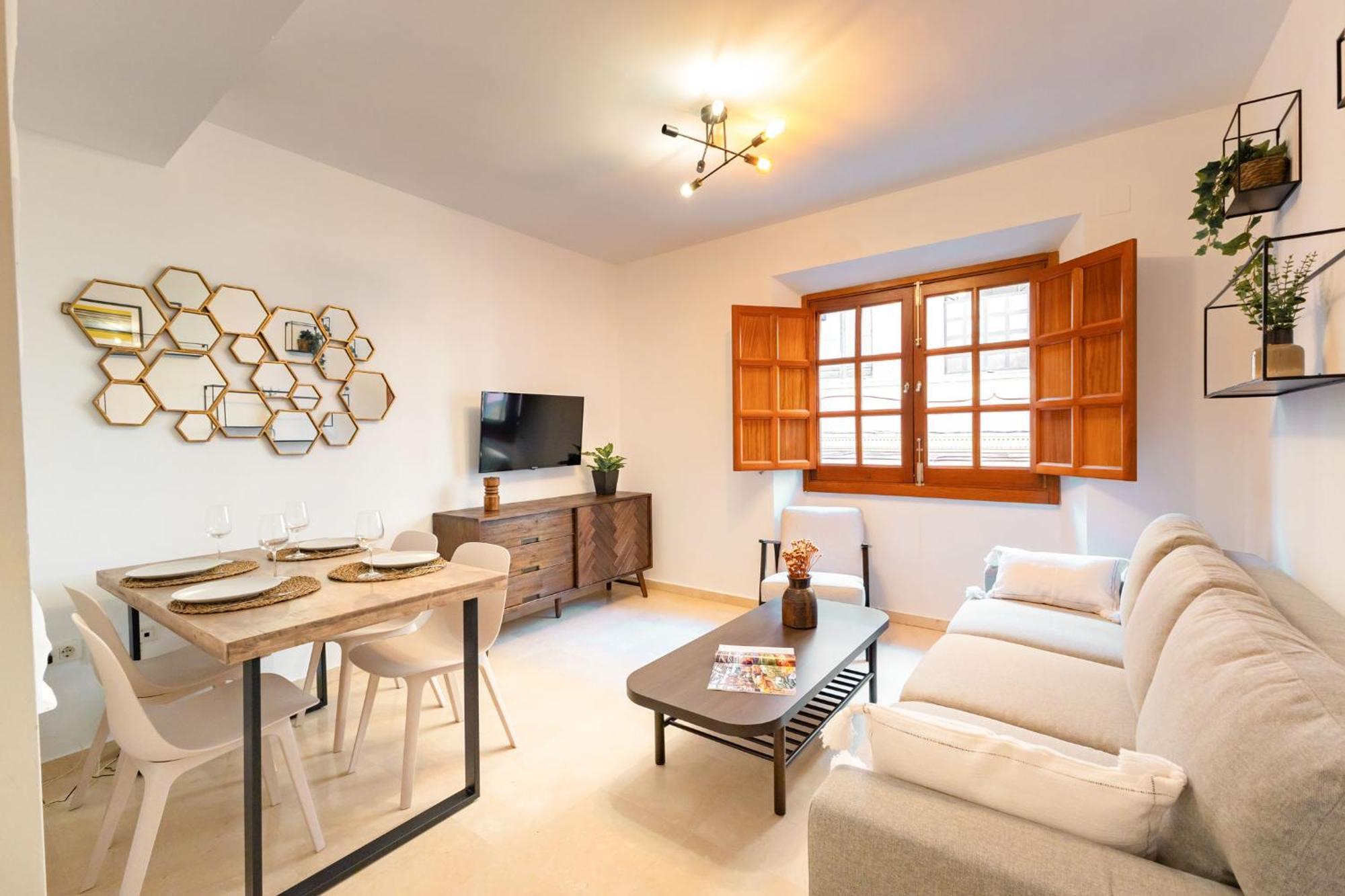 Charming 2 Bedroom Apartment At San Marcos Plaza By Ocityzen Sevilla Bagian luar foto